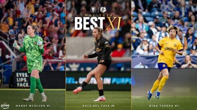 Три игрока из команды Best XI на поле