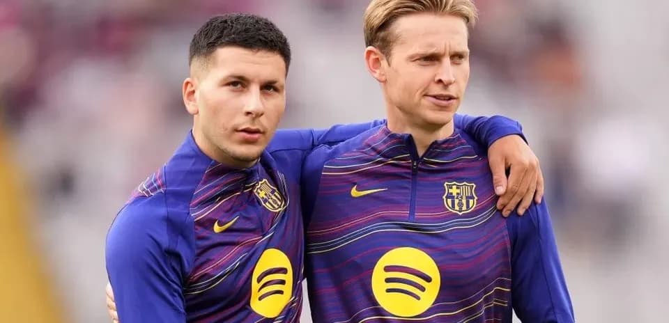Два игрока FC Barcelona на разминке перед матчем