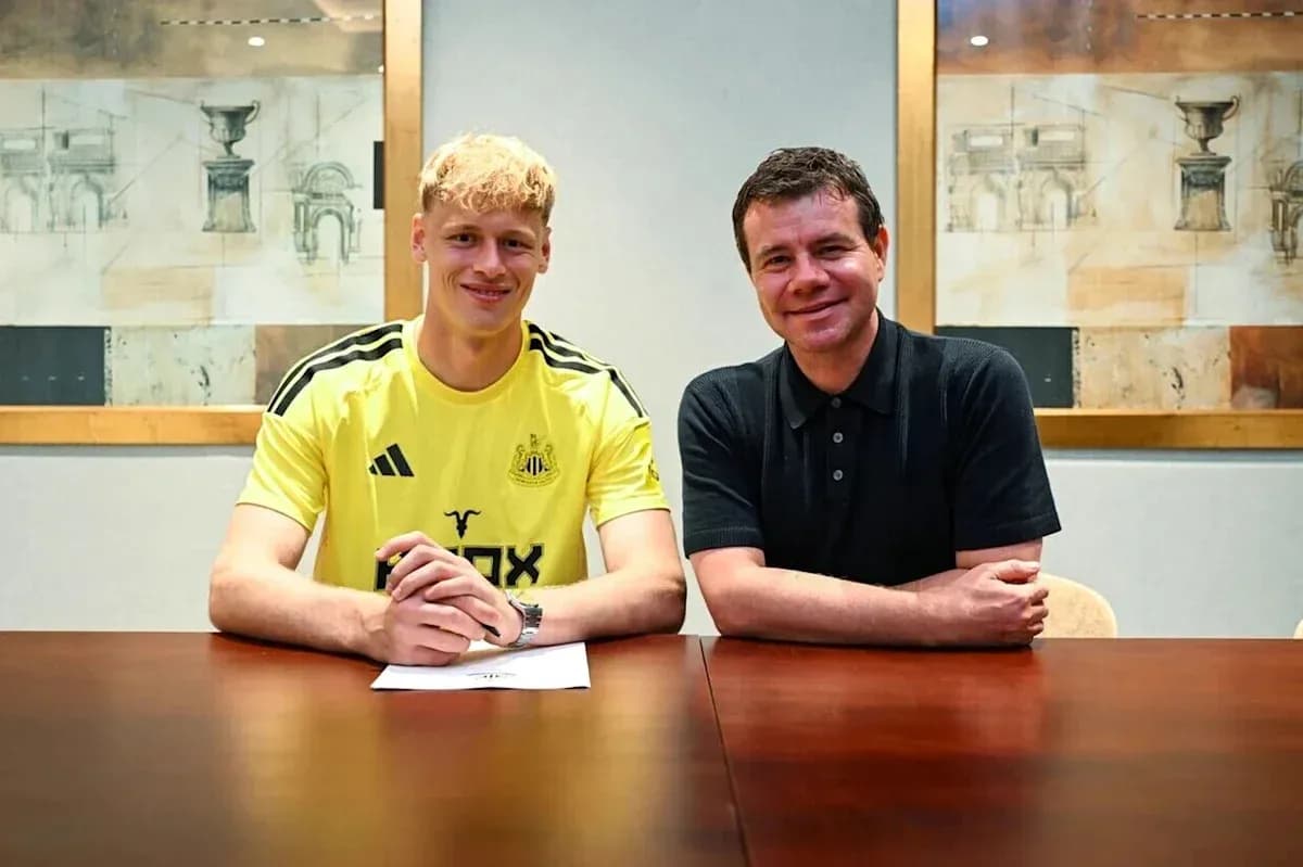 Игрок подписывает контракт с клубом Newcastle United