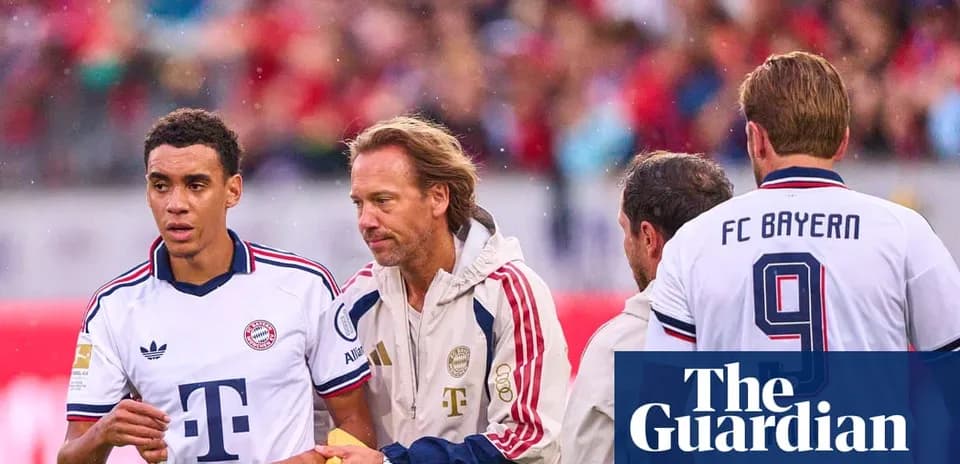 Игроки Bayern Munich на поле во время матча
