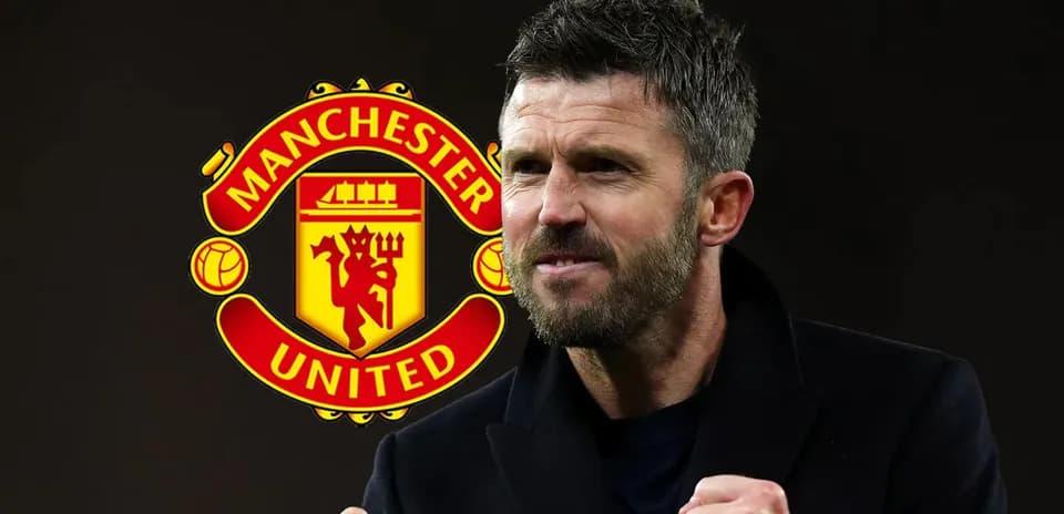 Тренер Manchester United с решительным выражением лица