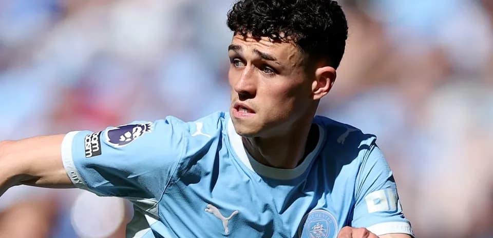 Игрок Manchester City на поле во время матча
