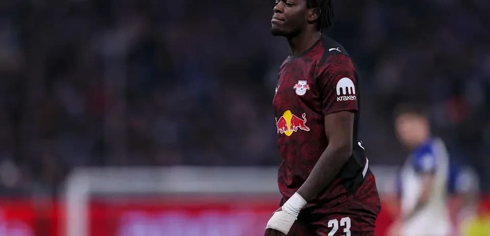 Игрок RB Leipzig на поле во время матча