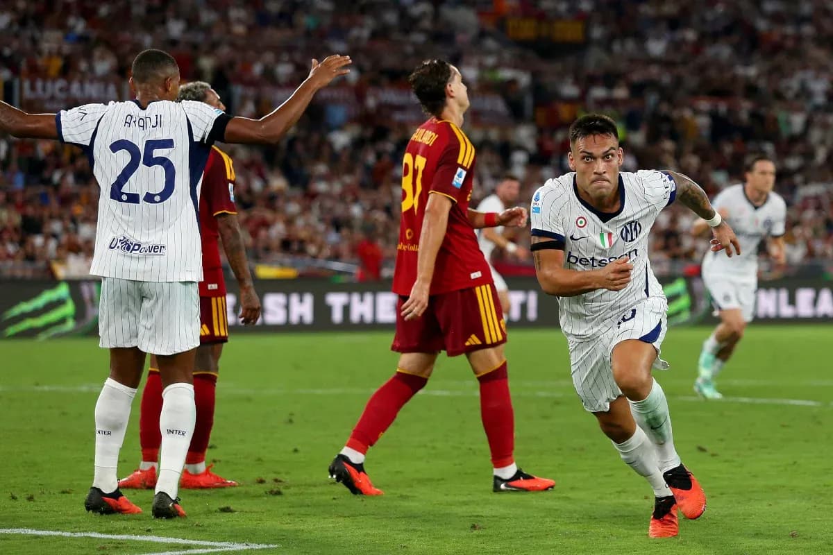 Игроки AS Roma и Inter на поле