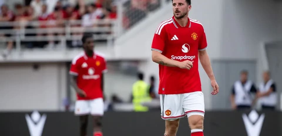 Игрок Manchester United на поле во время матча