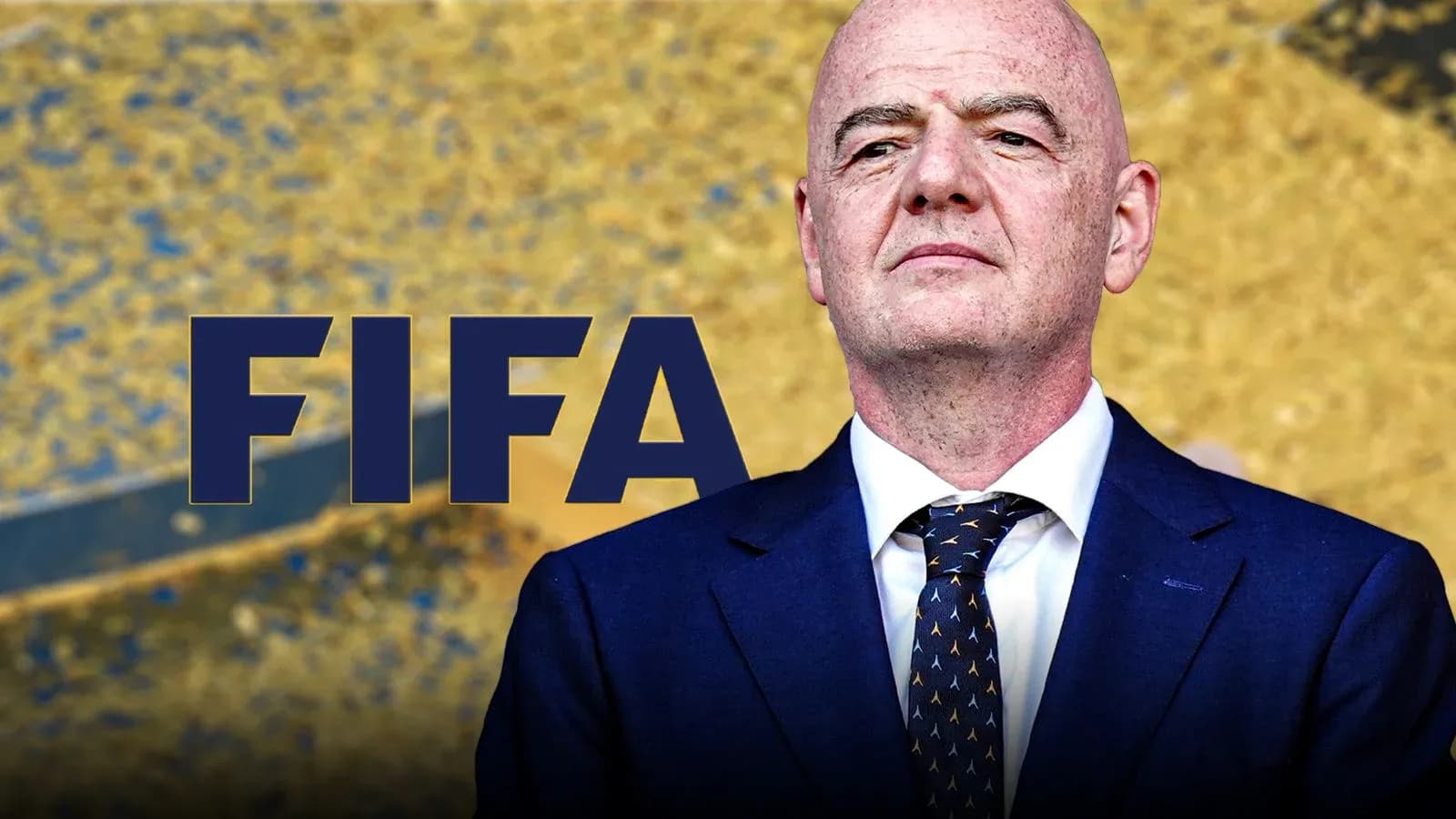 Председатель FIFA на фоне золотого фона