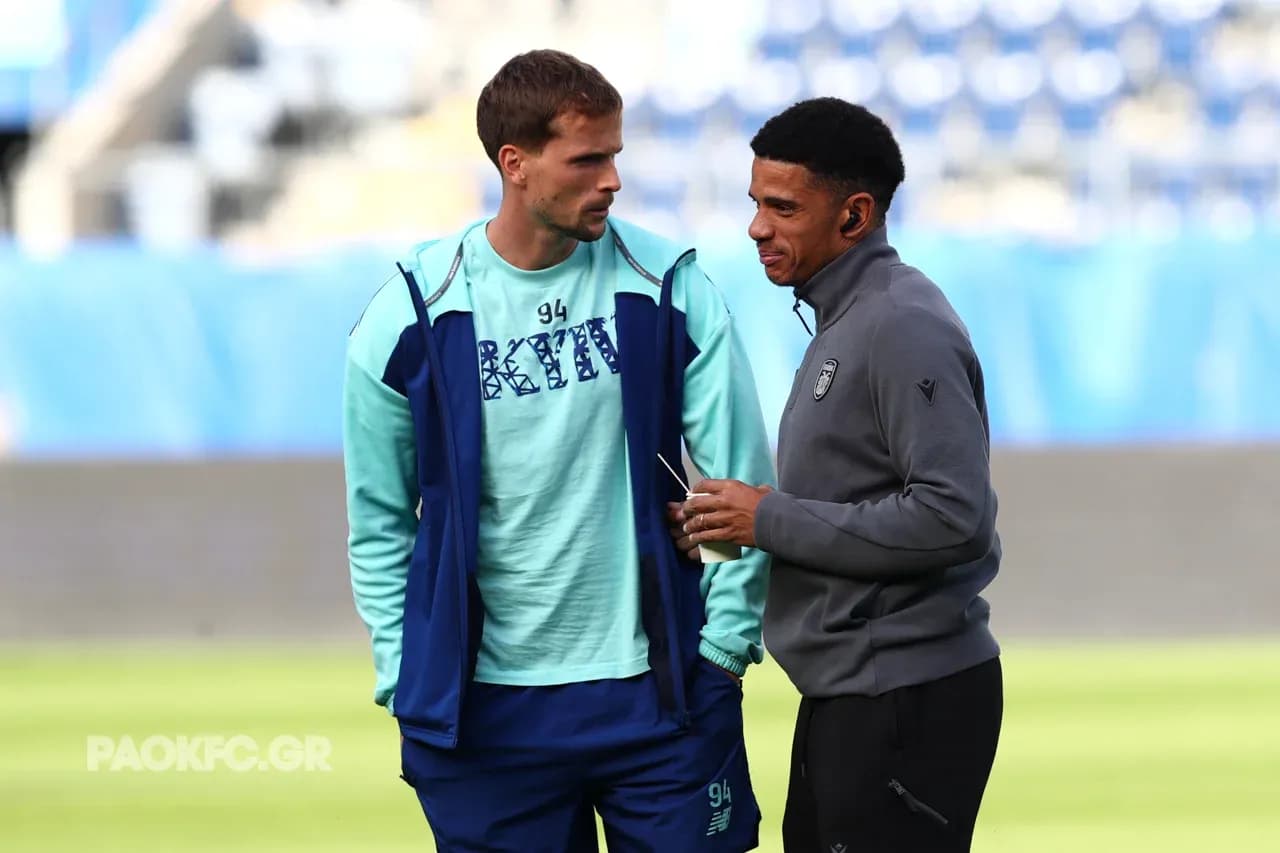 Игроки PAOK и Динамо Киев на разминке