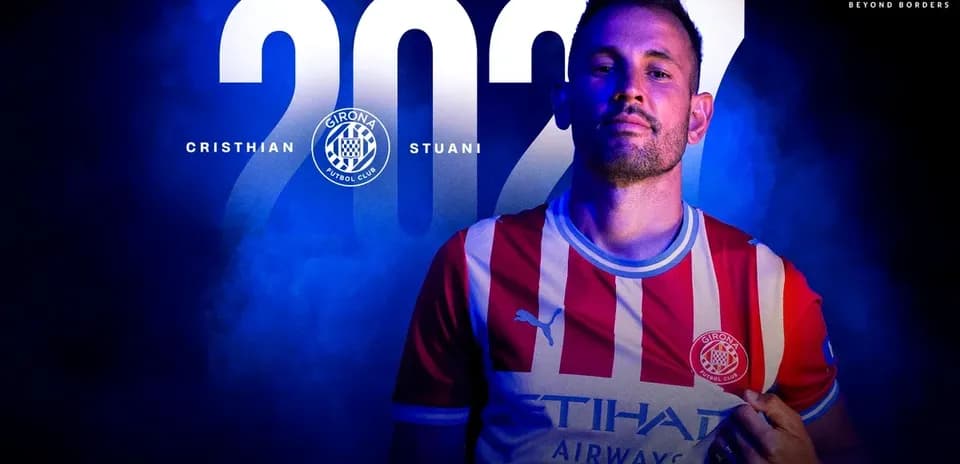 Игрок Girona FC Криштиан Стуани в форме клуба