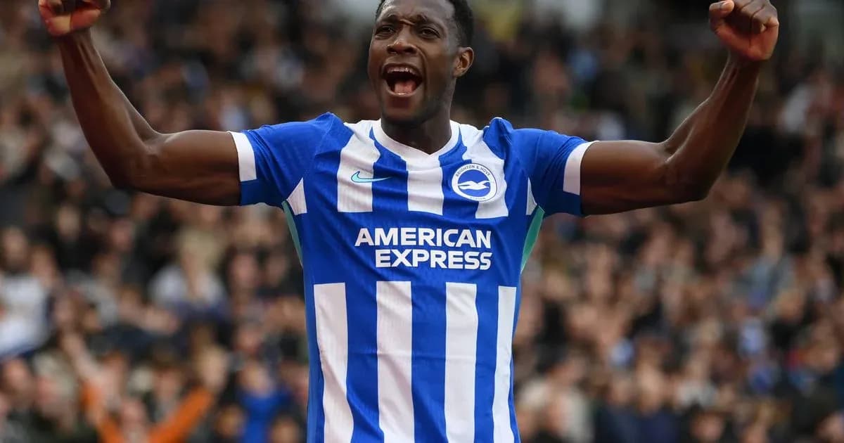 Игрок Brighton празднует гол на стадионе