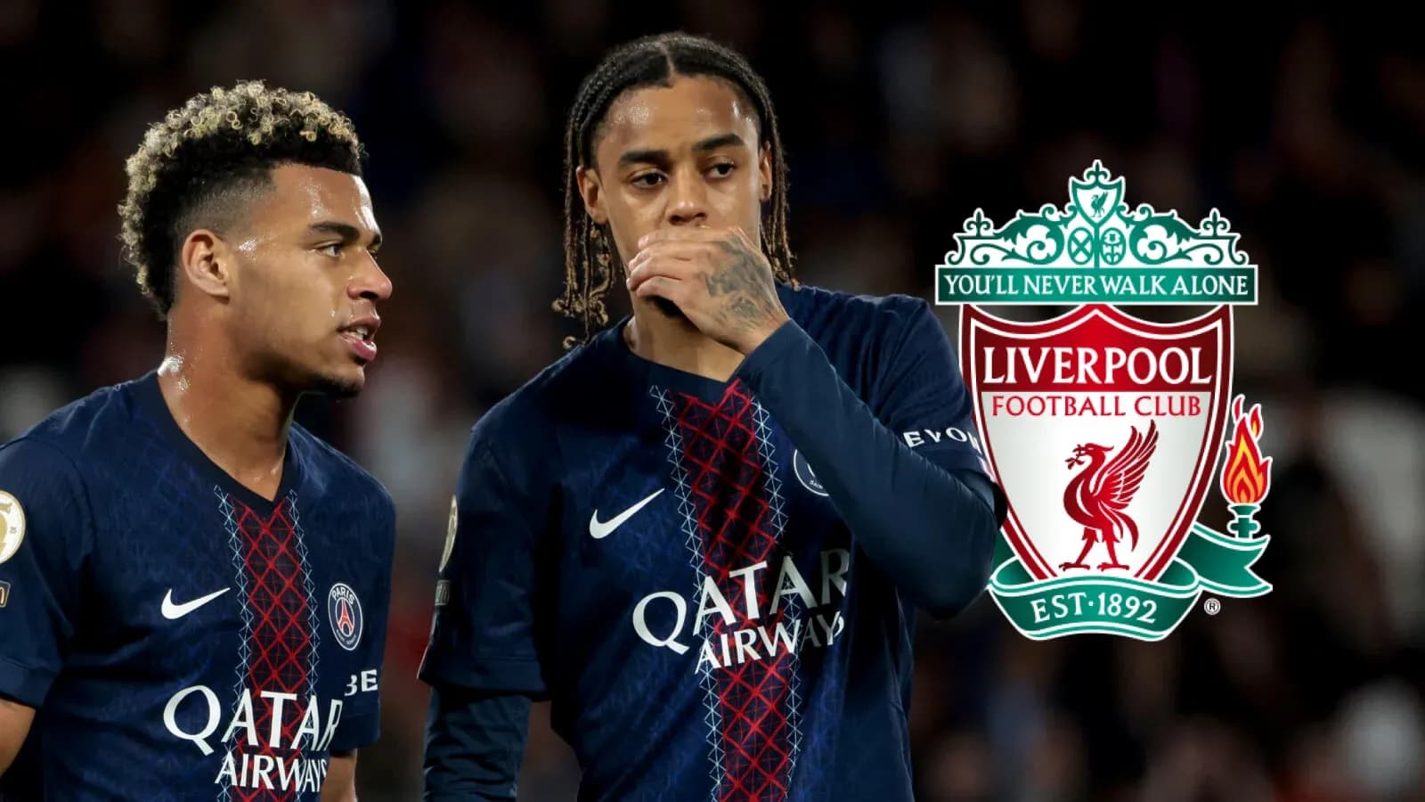 Игроки PSG обсуждают тактику на поле