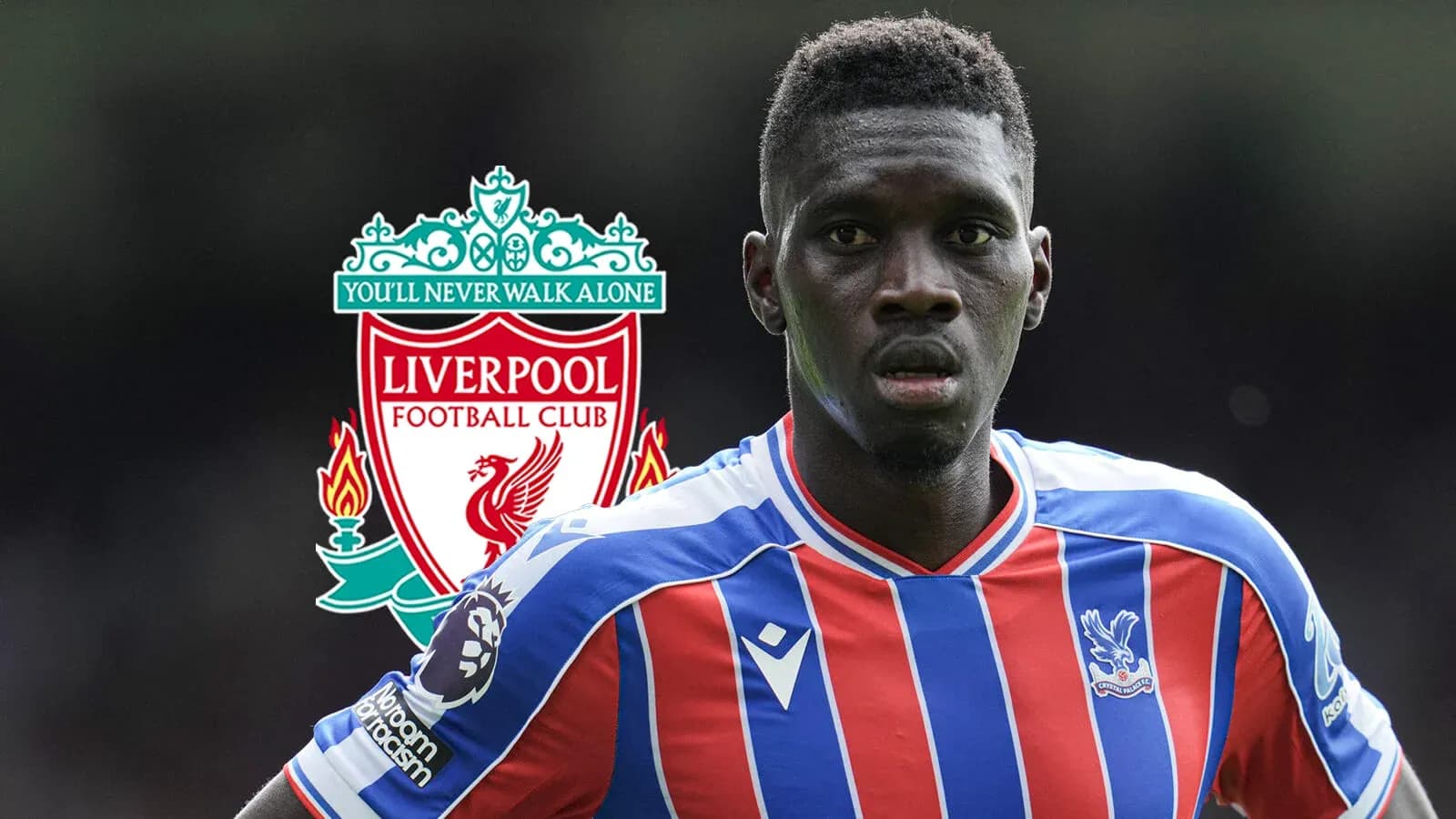 Игрок Crystal Palace на фоне логотипа Liverpool