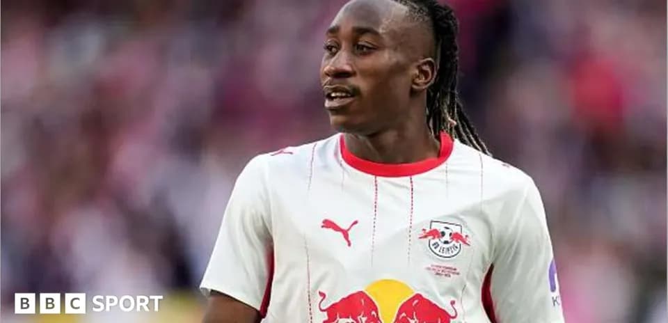 Игрок RB Leipzig на поле во время матча