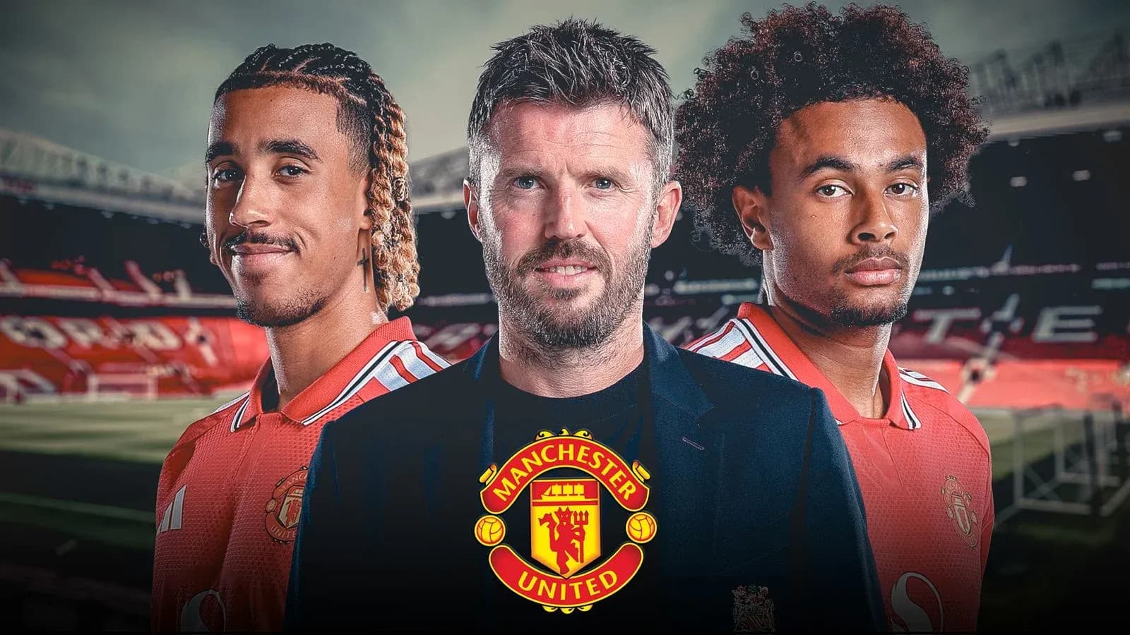 Три человека в форме Manchester United на стадионе
