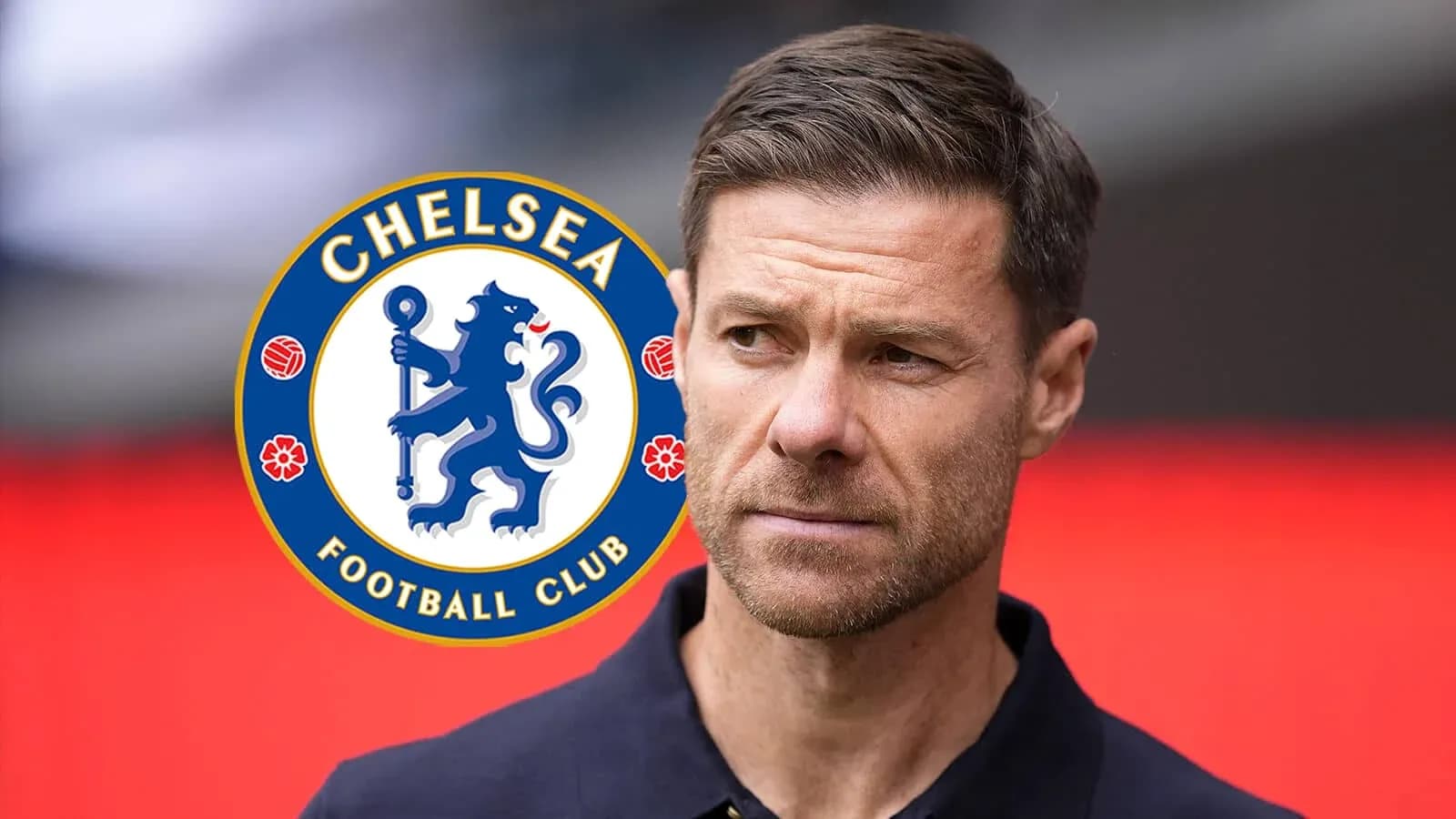 Тренер Chelsea FC на фоне логотипа клуба