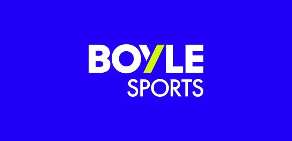 Логотип Boyle Sports на синем фоне