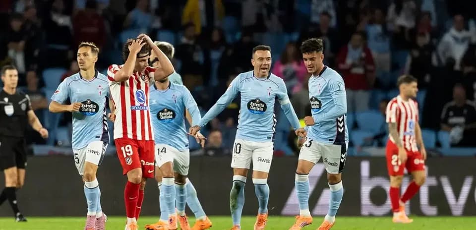 Игроки Сельты радуются после гола