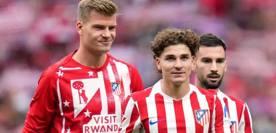 Игроки Атлетико Мадрид на поле перед матчем