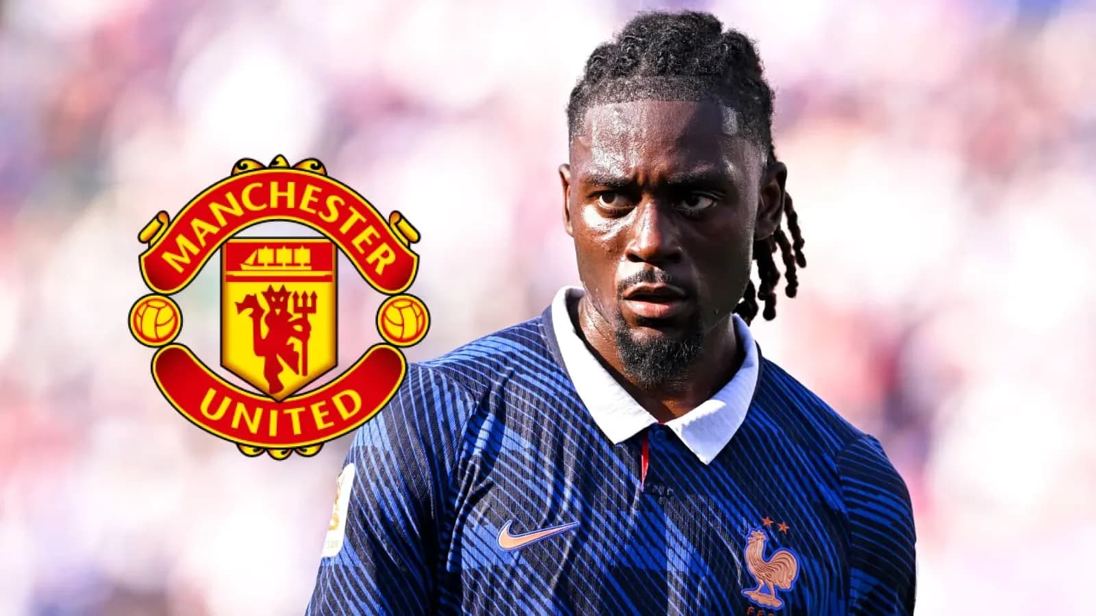 Игрок в форме Франции с логотипом Manchester United