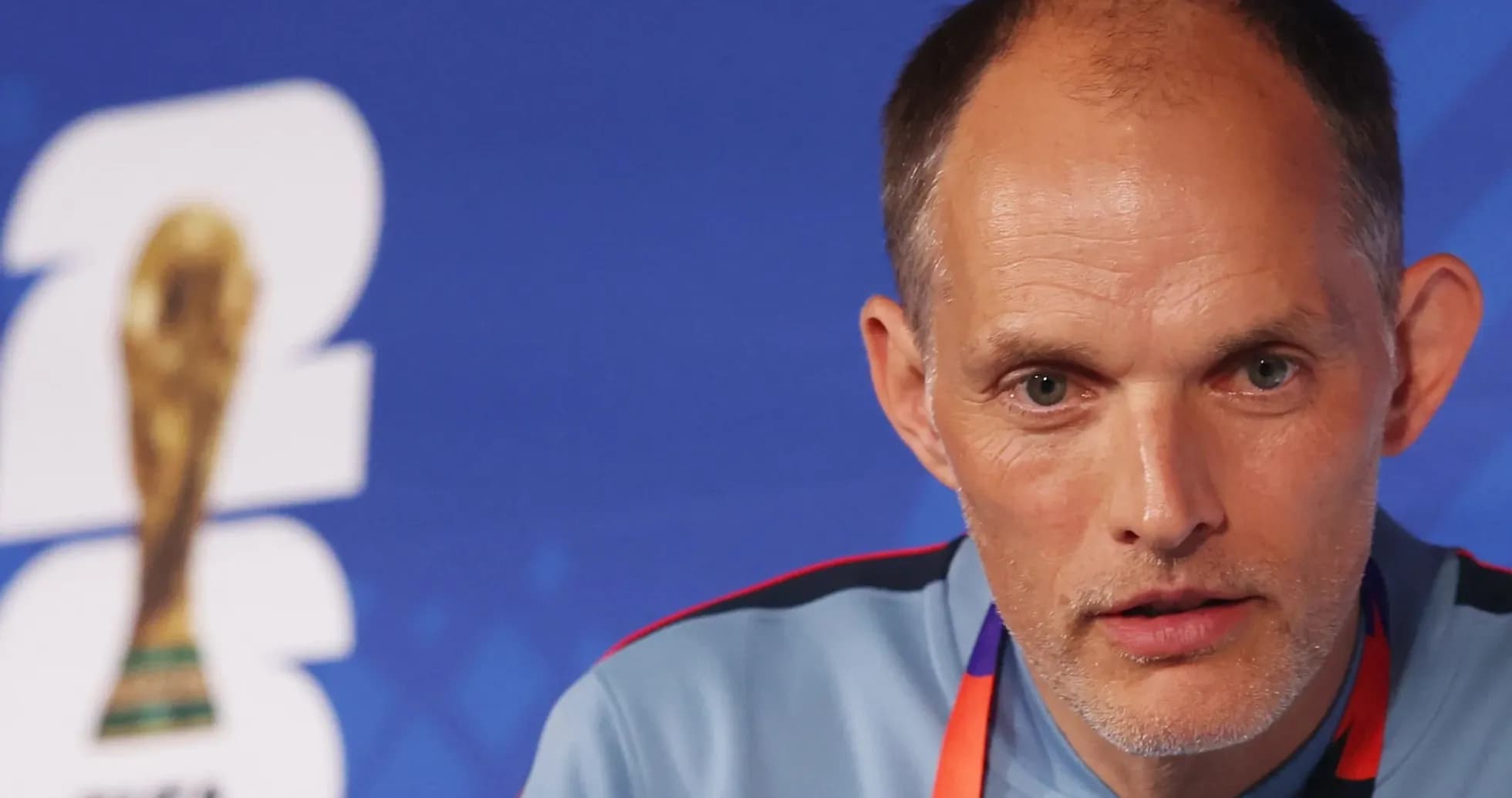 Тренер на пресс-конференции перед чемпионатом мира FIFA