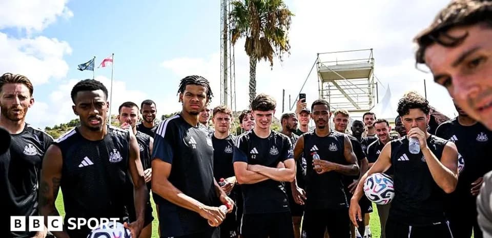 Футболисты Newcastle United на тренировочной сессии