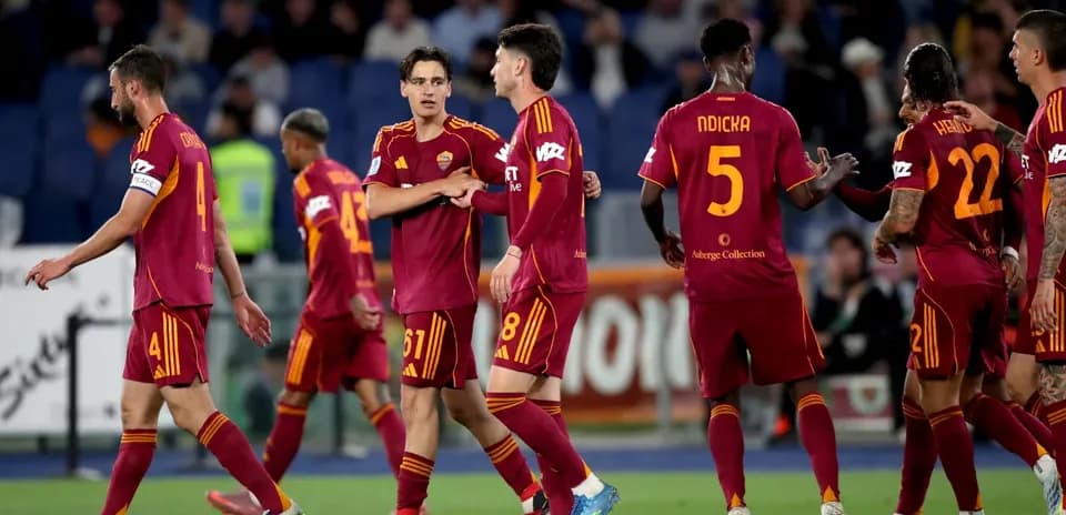 Игроки AS Roma на поле во время матча