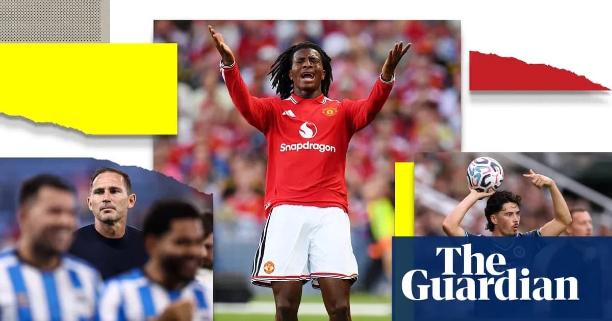 Игрок Manchester United выражает недовольство на поле Игрок Manchester United выражает недовольство на поле