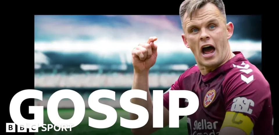Игрок команды Hearts обсуждает ситуацию на поле Игрок команды Hearts обсуждает ситуацию на поле
