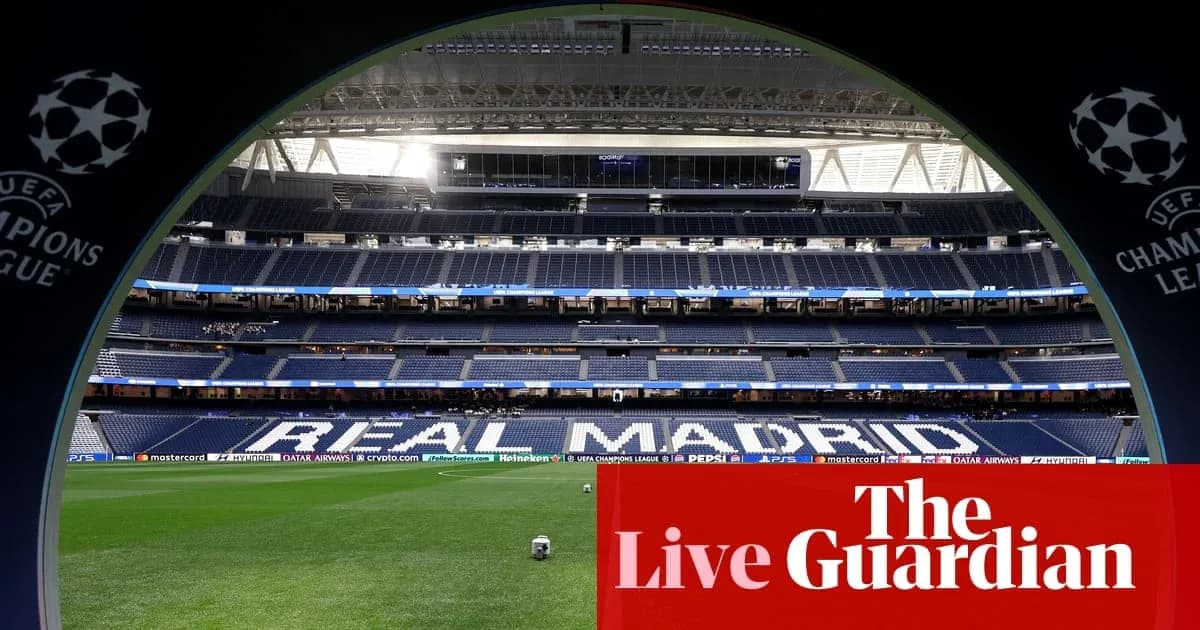 Стадион с надписью REAL MADRID и трибунами Стадион с надписью REAL MADRID и трибунами